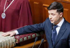 Ukraine: Zelenski dissout le parlement et convoque des élections