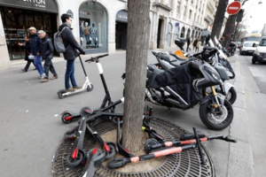 Paris: Anne Hidalgo hausse le ton face aux trottinettes électriques Paris: Anne Hidalgo hausse le ton face aux trottinettes électriques