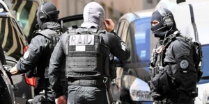 France: Une cellule d'extrême droite démantelée France: Une cellule d'extrême droite démantelée