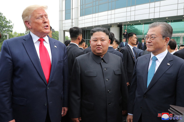 Les présidents américain, nord-coréen et sud-coréen à Panmunjon
