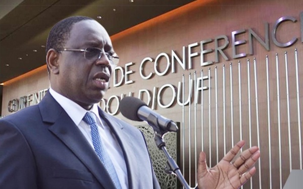 Macky Sall : « Je suis trop conscient des intérêts vitaux du pays à propos des contrats pétro-gaziers » Macky Sall : « Je suis trop conscient des intérêts vitaux du pays à propos des contrats pétro-gaziers »