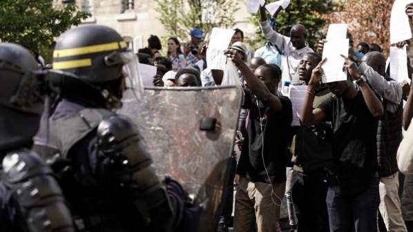 France: Des sans-papiers délogés du Panthéon