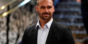 Pour Bolsonaro, nommer son fils ambassadeur n'est pas du népotisme Pour Bolsonaro, nommer son fils ambassadeur n'est pas du népotisme