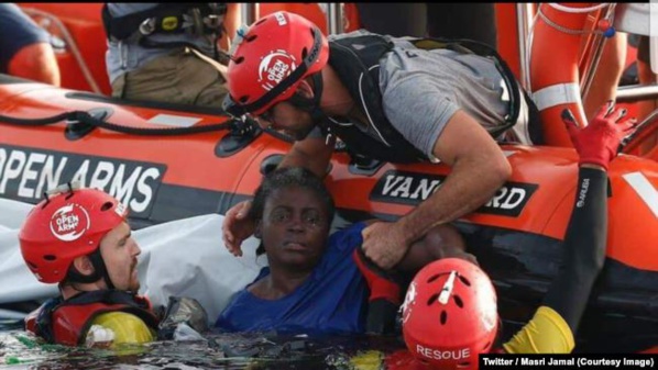 Libye: 62 corps de migrants repêchés après le naufrage jeudi au large de Khoms Libye: 62 corps de migrants repêchés après le naufrage jeudi au large de Khoms