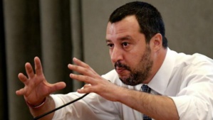 Salvini éclate la coalition au pouvoir et réclame des élections anticipées Salvini éclate la coalition au pouvoir et réclame des élections anticipées