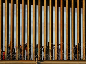 Trump interdit de visas et de cartes vertes les migrants pauvres Trump interdit de visas et de cartes vertes les migrants pauvres