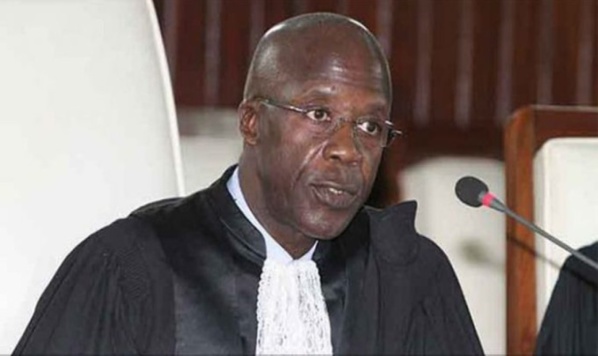 La non publication du décret n°2016-1222, place le Président du Conseil Constitutionnel, Pape Oumar Sakho, dans l’illégalité, depuis le 12 août 2016 (par Seybani Sougou)