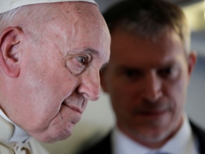 Face aux attaques, le pape François "n'a pas peur des schismes"