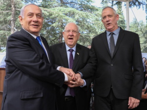Surprise en Israël: Netanyahu appelle Gantz à la formation d'un gouvernement d'union Surprise en Israël: Netanyahu appelle Gantz à la formation d'un gouvernement d'union