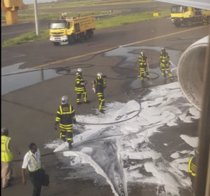 L'avion d'Ethiopian airlines hier sur le tarmac de l'aéroport de Diass une fois le crash évité L'avion d'Ethiopian airlines hier sur le tarmac de l'aéroport de Diass une fois le crash évité