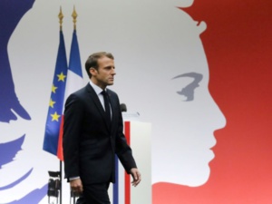 Laïcité: Emmanuel Macron hausse le ton