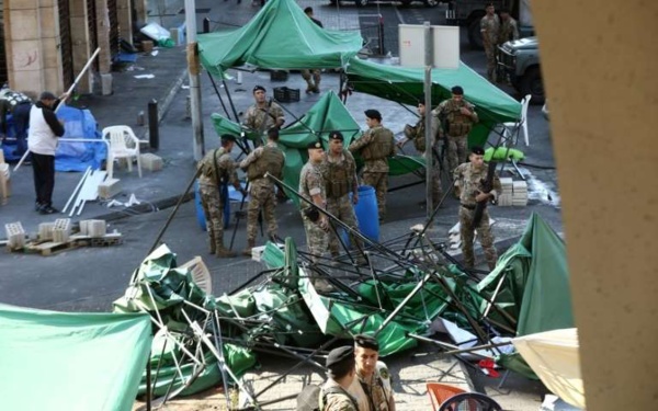 Liban: levée des barrages après la démission de Hariri, mais rien n'est réglé Liban: levée des barrages après la démission de Hariri, mais rien n'est réglé