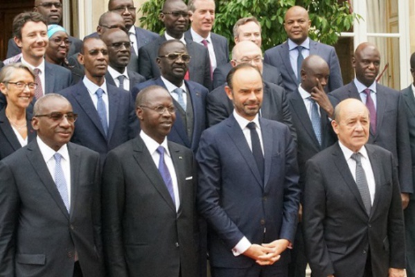 Ministre français et sénégalais lors du 3e séminaire intergouvernemental à Paris Ministre français et sénégalais lors du 3e séminaire intergouvernemental à Paris
