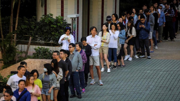 Elections à Hong Kong: participation record après des mois de contestation