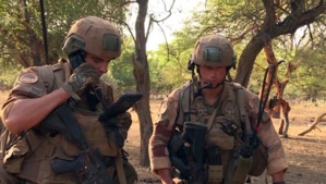 Frères d'armes africains et français contre les jihadistes au Sahel Frères d'armes africains et français contre les jihadistes au Sahel