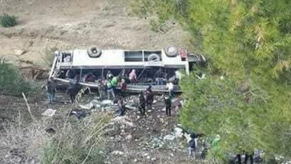 Tunisie : Un bus de touristes chute dans un ravin, 24 morts