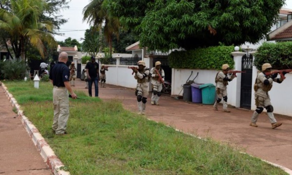 Antiterrorisme en Afrique : Quand les Etats-Unis sous-traitent leur sécurité à des policiers et gendarmes locaux Antiterrorisme en Afrique : Quand les Etats-Unis sous-traitent leur sécurité à des policiers et gendarmes locaux