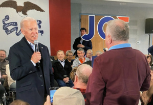 Biden s'emporte contre un électeur: «Tu es un satané menteur, mec» Biden s'emporte contre un électeur: «Tu es un satané menteur, mec»