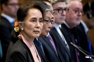 Aung San Suu Kyi appelée à "cesser le génocide rohingya" devant la CIJ Aung San Suu Kyi appelée à "cesser le génocide rohingya" devant la CIJ