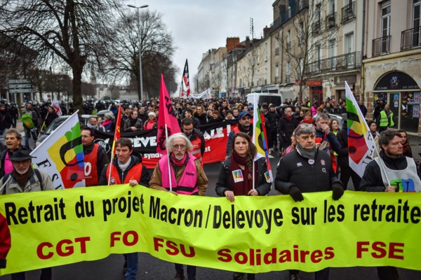 Retraites: tous les syndicats dans la rue avant des réunions cruciales à Matignon