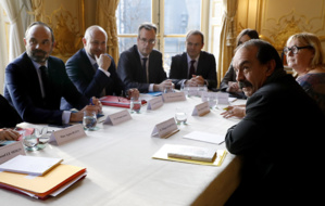 Retraites: 14e jour de grève, Macron prêt à "améliorer" la réforme