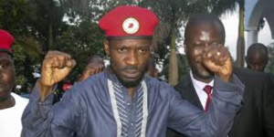 OUGANDA : la police arrête l'opposant Bobi Wine lors d'une réunion publique OUGANDA : la police arrête l'opposant Bobi Wine lors d'une réunion publique