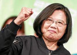 Taïwan: la présidente sortante réélue malgré la campagne d'intimidation de Pékin