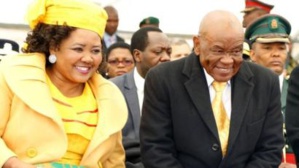 Mis en cause dans le meurtre de sa femme, le Premier ministre du Lesotho va démissionner Mis en cause dans le meurtre de sa femme, le Premier ministre du Lesotho va démissionner