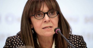 La Grèce élit sa première femme à la présidence de la République La Grèce élit sa première femme à la présidence de la République