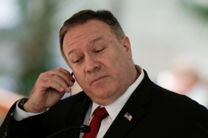 Interrogé sur l’Ukraine, Pompeo perd son sang-froid avec une journaliste Interrogé sur l’Ukraine, Pompeo perd son sang-froid avec une journaliste