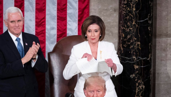 La chef démocrate Nancy Pelosi déchire le discours de Donald Trump La chef démocrate Nancy Pelosi déchire le discours de Donald Trump
