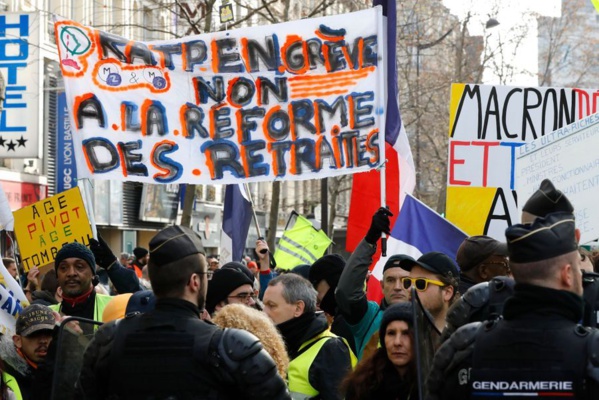 FRANCE : des dizaines de milliers d’opposants à la réforme des retraites ont manifesté FRANCE : des dizaines de milliers d’opposants à la réforme des retraites ont manifesté