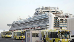 Covid-19: Tokyo reconnait que des passagers du Diamond Princess ont échappé aux contrôles