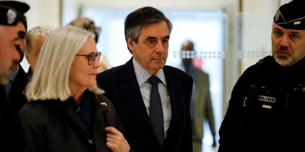 Au procès Fillon, la défense s'élève contre une accusation "simpliste"