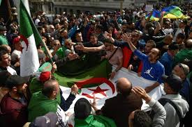 Les manifestants algériens toujours déterminés malgré le coronavirus