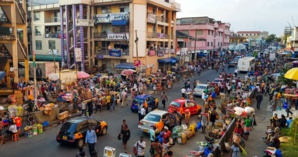 A peine touché par l'épidémie, le Ghana ferme frontières, écoles et lieux de culte