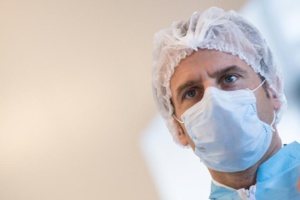 Coronavirus: Macron visite une usine de masques près d'Angers Coronavirus: Macron visite une usine de masques près d'Angers