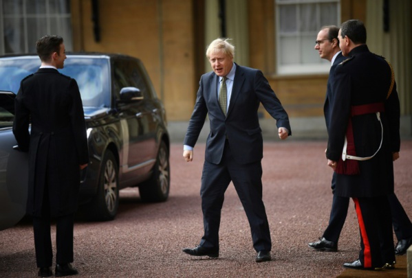 GB: Boris Johnson, positif au Covid-19, hospitalisé pour des examens GB: Boris Johnson, positif au Covid-19, hospitalisé pour des examens