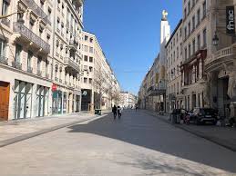 Virus: à partir du 11 mai des masques et des tests (Macron)