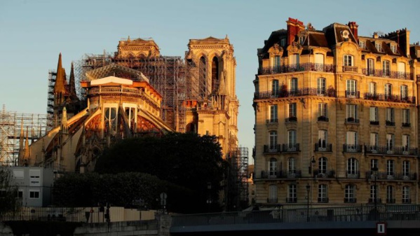 Un an après l'incendie, Notre-Dame va résonner dans un pays éprouvé par le virus