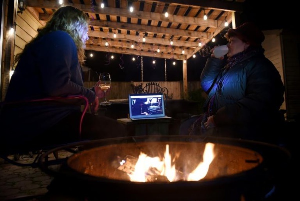 Virus: la Chine dément, Trump menace, les stars chantent sur internet Virus: la Chine dément, Trump menace, les stars chantent sur internet