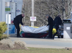 Canada: « plus de dix » personnes, dont un policier, tuées par un homme armé (police)