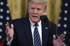 Trump lie le coronavirus à un laboratoire chinois, menace de taxer Pékin Trump lie le coronavirus à un laboratoire chinois, menace de taxer Pékin