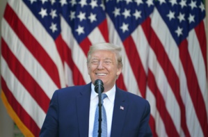 Coronavirus: Trump croit à un vaccin rapide, l'Europe s'offre une bouffée d'air Coronavirus: Trump croit à un vaccin rapide, l'Europe s'offre une bouffée d'air