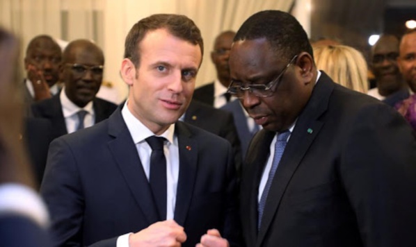 Les Présidents Macron et Sall lors d'une rencontre à Dakar Les Présidents Macron et Sall lors d'une rencontre à Dakar