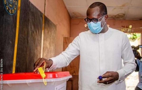 Le Président béninois, Patrice Talon, votant lors des élections locales du 17 mai dernier.