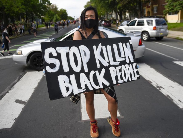 Décès de George Floyd: nouvelle nuit de colère aux Etats-Unis, malgré l'inculpation d'un policier