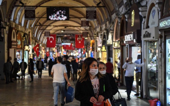 Coronavirus: le Grand Bazar d'Istanbul rouvre, la Turquie lève des restrictions Coronavirus: le Grand Bazar d'Istanbul rouvre, la Turquie lève des restrictions