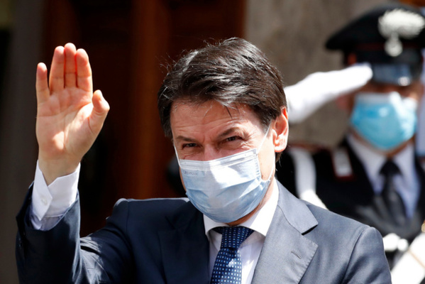 Coronavirus : Giuseppe Conte «totalement serein» sur la gestion de la crise