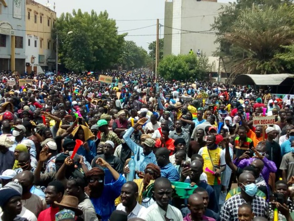 Mali : Manifestation gigantesque contre le président «IBK» à Bamako Mali : Manifestation gigantesque contre le président «IBK» à Bamako